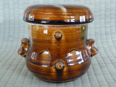上野焼の骨壺の画像