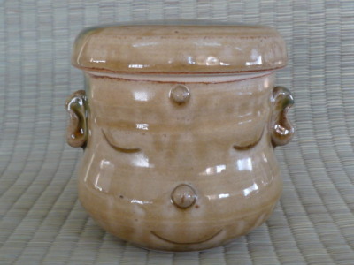 上野焼の骨壺の画像
