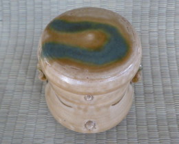 上野焼の骨壺の画像