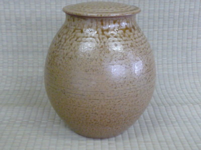 上野焼の骨壺の画像