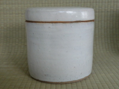 上野焼の骨壺の画像