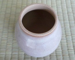 上野焼の骨壺の画像
